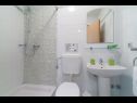 Apartementen Bosko - 30m from the sea with parking: A1(2+1), SA2(2), A3(2+1), A4(4+1) Nin - Riviera Zadar  - Appartement - A3(2+1): badkamer met toilet
