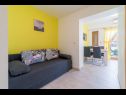 Apartementen Bosko - 30m from the sea with parking: A1(2+1), SA2(2), A3(2+1), A4(4+1) Nin - Riviera Zadar  - Appartement - A3(2+1): woonkamer