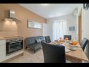 Apartementen Bosko - 30m from the sea with parking: A1(2+1), SA2(2), A3(2+1), A4(4+1) Nin - Riviera Zadar  - Appartement - A4(4+1): woonkamer