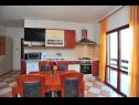 Apartementen Ljilja - 10m from the sea with parking: A2(2+2), A3(2+2), A4(12) Nin - Riviera Zadar  - Appartement - A3(2+2): keuken en eetkamer