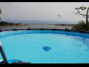 Apartementen Ljilja - 10m from the sea with parking: A2(2+2), A3(2+2), A4(12) Nin - Riviera Zadar  - zwembad