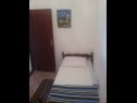 Apartementen Vjeko - 200 m from sea: 1 - A1(2+2), 2 - B1(2+2) Nin - Riviera Zadar  - Appartement - 1 - A1(2+2): slaapkamer