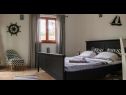 Apartementen Kike - 60 meters from the beach: A1(4+1), A2(4+1), A3(4+1), SA1(2) Petrcane - Riviera Zadar  - Studio-appartment - SA1(2): slaapkamer