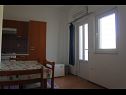 Apartementen Ante - 50m from the sea: A1 plavi(2+2), A2 zuti(2+2), A4 Lila(3+2) Posedarje - Riviera Zadar  - Appartement - A4 Lila(3+2): eetkamer