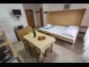 Apartementen Armitage - family friendly: A1(4), A2(4+1), A3(2+1), A4(2+1), A5(2+1) Privlaka - Riviera Zadar  - Appartement - A5(2+1): woonkamer