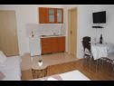 Apartementen Mediterraneo - with own parking space: A2(2+3), SA3(2+1), SA4(2+1) Privlaka - Riviera Zadar  - Studio-appartment - SA4(2+1): keuken en eetkamer