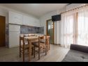 Apartementen Armitage - family friendly: A1(4), A2(4+1), A3(2+1), A4(2+1), A5(2+1) Privlaka - Riviera Zadar  - Appartement - A1(4): keuken en eetkamer