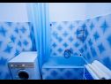 Apartementen Mario - with garden: A1(2+2), A2(4+2) Razanac - Riviera Zadar  - Appartement - A2(4+2): badkamer met toilet