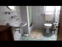 Apartementen Anna - peaceful and quiet: A2(4+1), A3(3) Sabunike - Riviera Zadar  - Appartement - A2(4+1): badkamer met toilet