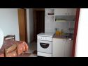 Apartementen Anna - peaceful and quiet: A2(4+1), A3(3) Sabunike - Riviera Zadar  - Appartement - A3(3): keuken en eetkamer