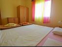 Apartementen Mari - 30m from the sea: A1(3+1), A2(3+1), A3(3+1) Seline - Riviera Zadar  - Appartement - A2(3+1): slaapkamer