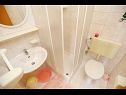Apartementen Vera - 150 m from sea: A1(4), SA2(2), SA3(2) Sukosan - Riviera Zadar  - Studio-appartment - SA2(2): badkamer met toilet