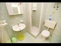 Apartementen Vera - 150 m from sea: A1(4), SA2(2), SA3(2) Sukosan - Riviera Zadar  - Studio-appartment - SA3(2): badkamer met toilet