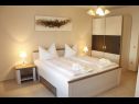 Apartementen Old Stone: SA1(2), A2(4+1), SA4(2) Sukosan - Riviera Zadar  - Appartement - A2(4+1): slaapkamer