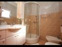 Apartementen Ana - 120 m from the beach A1(4), A2(2+1) Sukosan - Riviera Zadar  - Appartement - A2(2+1): badkamer met toilet