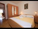 Apartementen Ana - 120 m from the beach A1(4), A2(2+1) Sukosan - Riviera Zadar  - Appartement - A2(2+1): slaapkamer