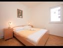 Apartementen Ana - 120 m from the beach A1(4), A2(2+1) Sukosan - Riviera Zadar  - Appartement - A2(2+1): slaapkamer