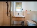 Vakantiehuizen Sanya - stone house with outdoor hot tub: H(4) Sukosan - Riviera Zadar  - Kroatië  - H(4): badkamer met toilet