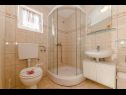 Vakantiehuizen Seagull H(10) Vir - Riviera Zadar  - Kroatië  - H(10): badkamer met toilet