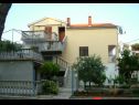 Apartementen Darko - 100m from sea: A1-Jednosobni (3+1), A2-Dvosobni (4+1) Vir - Riviera Zadar  - huis