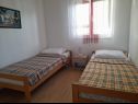 Apartementen Vanja - terrace & BBQ A1(4+2), A2(4+1) Vir - Riviera Zadar  - Appartement - A2(4+1): slaapkamer