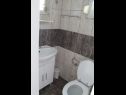 Apartementen Snjeza - 80 m from beach: A1 Studio (4), A2 Apartman (2+2) Vir - Riviera Zadar  - Appartement - A2 Apartman (2+2): badkamer met toilet