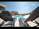 Apartementen Vrsi beautiful apartments with pool A1(4), A2(4), A3(4) Vrsi - Riviera Zadar  - zwembad (huis en omgeving)