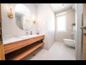Apartementen Vrsi beautiful apartments with pool A1(4), A2(4), A3(4) Vrsi - Riviera Zadar  - Appartement - A3(4): badkamer met toilet