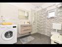 Apartementen Gordana Mar - with pool : A1(2+2), A2H(4+2) Vrsi - Riviera Zadar  - Appartement - A2H(4+2): badkamer met toilet