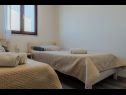 Apartementen Nenad - with pool; A1(4+1), A2(4+1), SA3(3), SA4(3), A5(2+2) Vrsi - Riviera Zadar  - Appartement - A1(4+1): slaapkamer