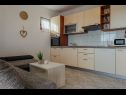 Apartementen Nenad - with pool; A1(4+1), A2(4+1), SA3(3), SA4(3), A5(2+2) Vrsi - Riviera Zadar  - Appartement - A2(4+1): keuken