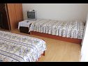 Apartementen en kamers Jagoda - comfy and cozy : A1 Lijevi (3+2), A2 Desni (3+2), R1(4) Zadar - Riviera Zadar  - Appartement - A1 Lijevi (3+2): slaapkamer