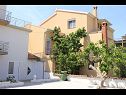 Apartementen en kamers Jagoda - comfy and cozy : A1 Lijevi (3+2), A2 Desni (3+2), R1(4) Zadar - Riviera Zadar  - huis
