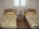 Apartementen FRANE - family apartment A1 prizemlje(4+1), A2 kat(4+1) Zaton (Zadar) - Riviera Zadar  - Appartement - A1 prizemlje(4+1): slaapkamer
