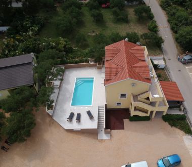 Apartementen Šara - with pool: A1(4+2), A2(2+2), A3(2+2) Drage - Riviera Biograd 