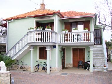 Apartementen Mare - with terrace: A1(4+2) Pakostane - Riviera Biograd 