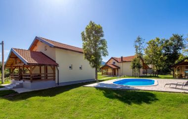  Blue house - outdoor pool: H(8+2) Plaski - Continentaal Kroatië - Kroatië 