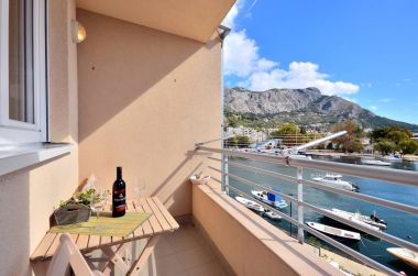 Apartementen Tam - with parking : A1(2+2) Omis - Riviera Omis 