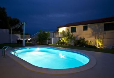 Vakantiehuizen Miho - with pool : H(12+4) Omis - Riviera Omis  - Kroatië 