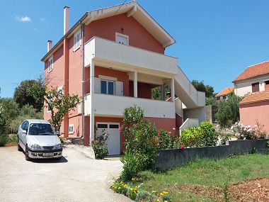 Apartementen Mare - with large terrace : A1(5+2) Dobropoljana - Eiland Pasman 