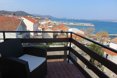 Apartementen Marin - 100m from the beach with parking: A mali (2+2), A2(6), A1(6) Tkon - Eiland Pasman 