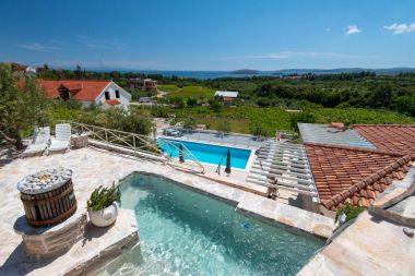 Vakantiehuizen Three holiday homes: H1 Azur (4), H2 Wood (4), H3 Ston (4+2) Orebic - Schiereiland Peljesac  - Kroatië 