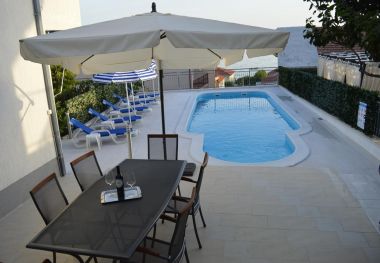Apartementen Vin - with pool; A1(6+2), A2(6+2), A3(5+2) Podstrana - Riviera Split 