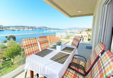 Apartementen Iva - great view: A1(4) Seget Donji - Riviera Trogir 