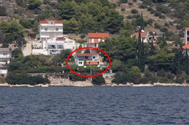Apartementen Žeki - 20 m from the sea: A1(3), SA2 (2) Seget Vranjica - Riviera Trogir 