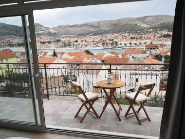 Apartementen Tomi - with beautiful view: A1(4+1) Trogir - Riviera Trogir 
