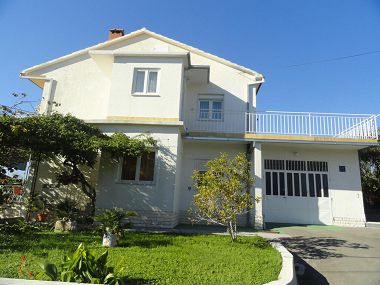 Apartementen Tomi - with large terrace (60m2): A1(4) Trogir - Riviera Trogir 