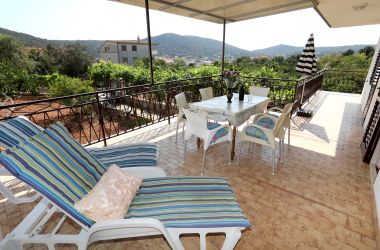 Apartementen Marin - comfortable apartment near sea: A1(5+2) Vinisce - Riviera Trogir 