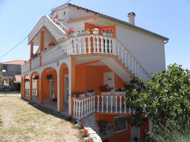 Apartementen Zvone - 100 m from sea: A1(4+1), A2(4+1) Bibinje - Riviera Zadar 