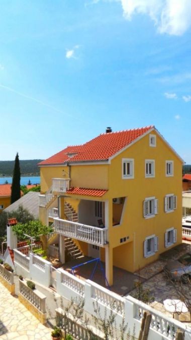 Apartementen Sandra - 150 meters from the beach A1 (6+2), A2 (3+2), A3 (2+2) Crna Punta - Riviera Zadar 